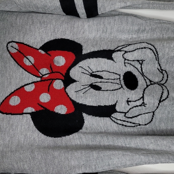Disney sweater - Picture 2 of 4